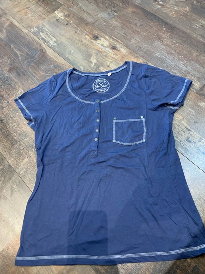Tee shirt bleu coutures apparentes