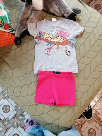 Lot tee-shirt et short