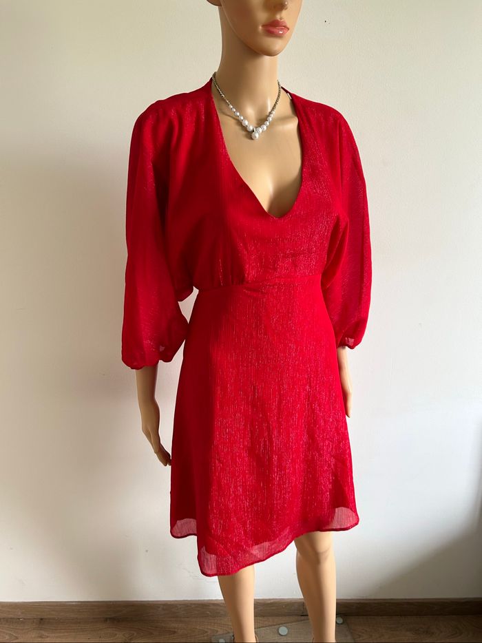 Robe rouge et argentée neuve Naf Naf taille 36 - photo numéro 2