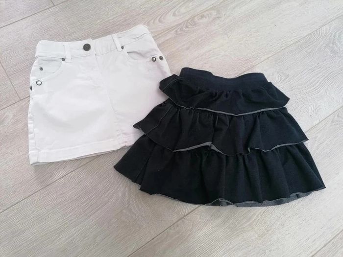 Lot de deux jupes Taille 4 ans