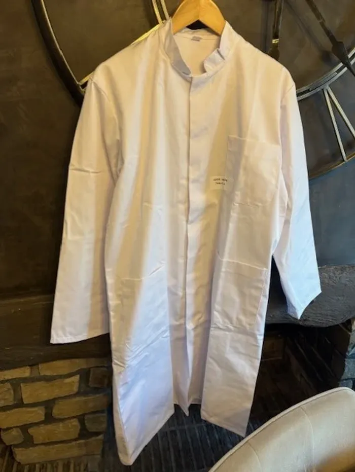 blouse blanche longue de travail homme taille 38 / M neuve