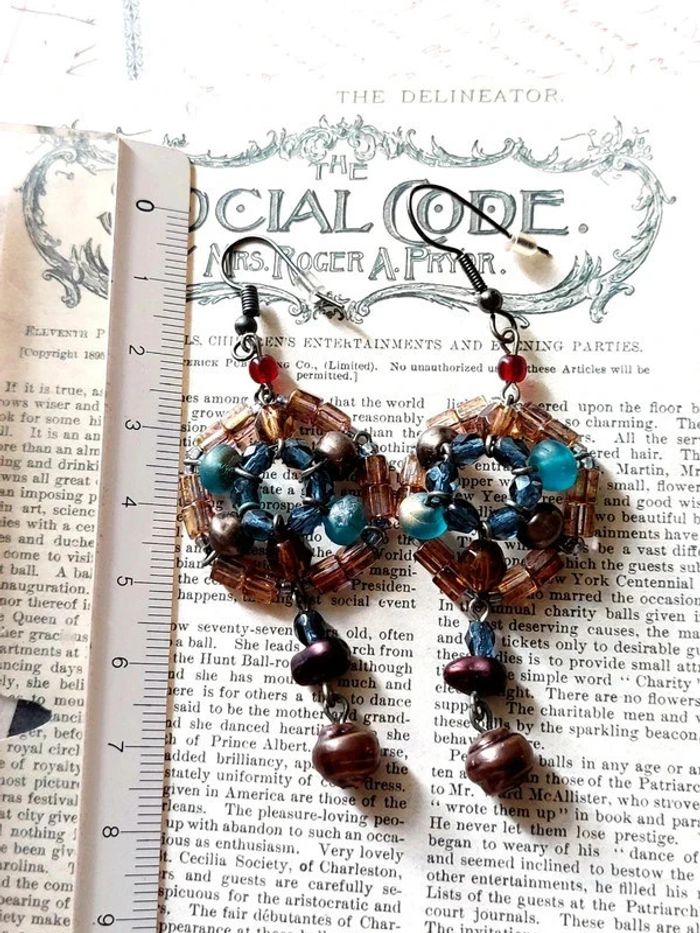 Magnifique paire de boucles d'oreilles pendantes en perles - photo numéro 4