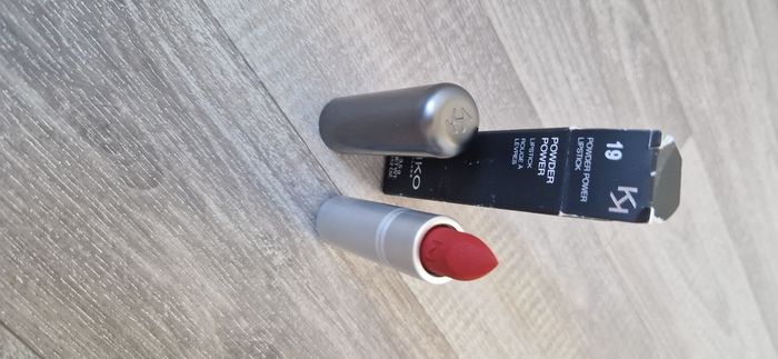 Rouge a levres mat kiko Teinte 19 - photo numéro 3