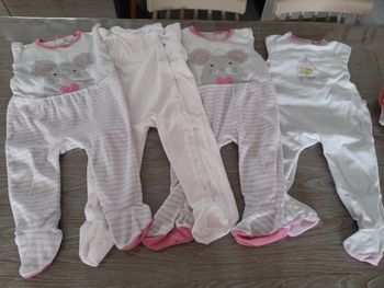 Lot 4 pyjamas