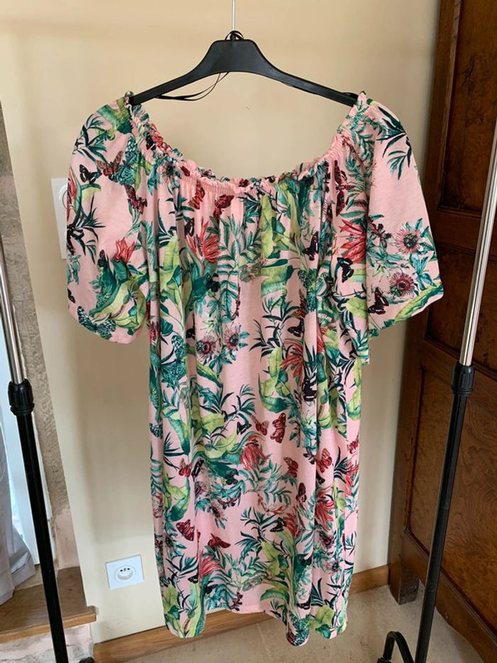 Robe manches courtes