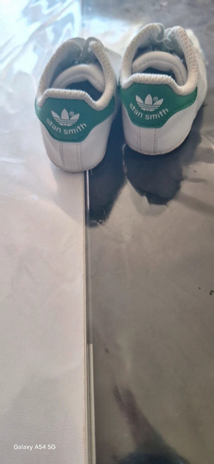Stan Smith bébé taille 19 - photo numéro 2