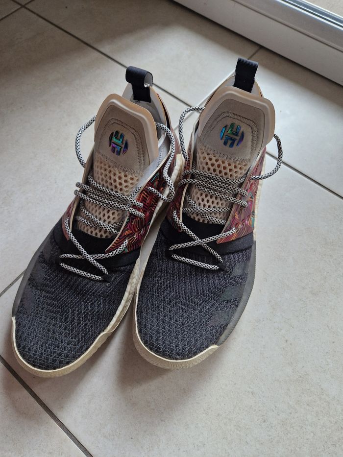 Chaussures de basket Harden volume 2 Adidas taille 47 1/2