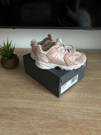 Basket new balance 530 rose fille sans lacets taille 26,5