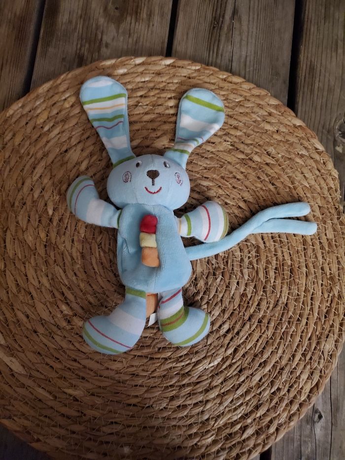 Doudou lapin attache tétine