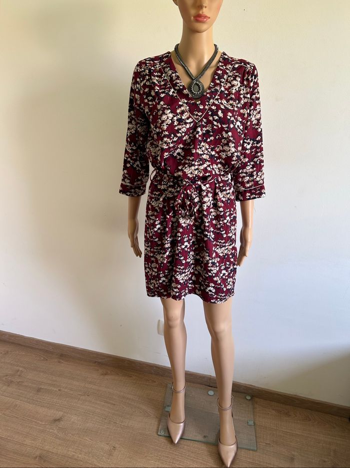 Robe bordeaux et fleurie LolaLiza taille 34 jamais portée - photo numéro 3