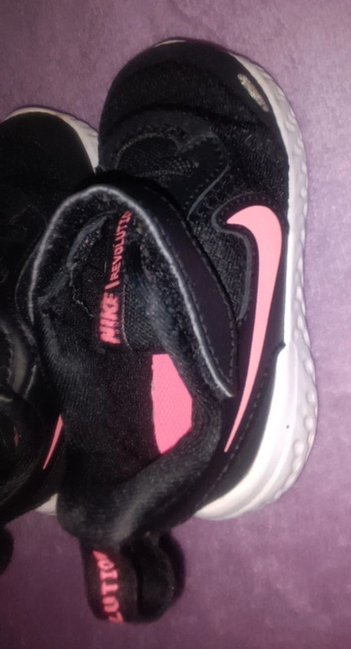 Baskets bébé noires/rose Nike - photo numéro 5