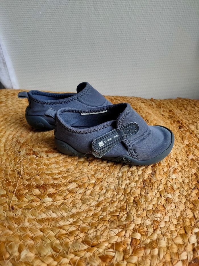 Chaussons souples Baby gym Decathlon taille 24 - photo numéro 4
