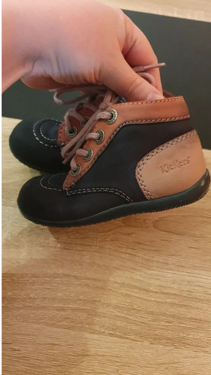 Lot de 3 paires de chaussures pointure 23 - photo numéro 11