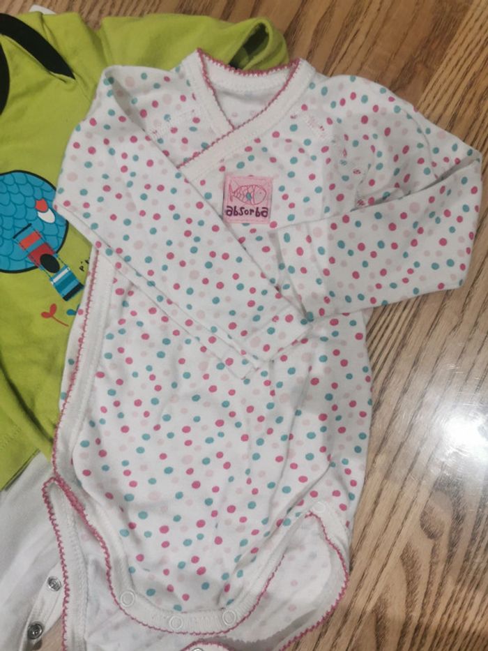 Lot de 6 bodies 6 mois - photo numéro 5