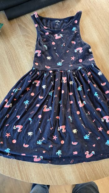 Robe kiabi bleu foncé 8 ans 126-131 cm