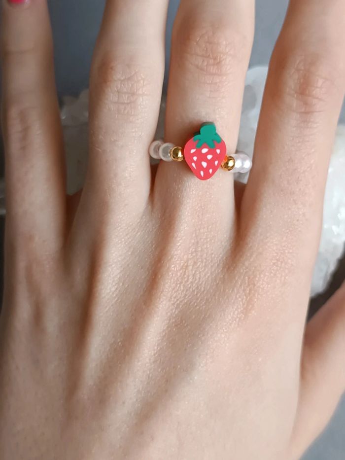 Mignonne petite bague fraise - photo numéro 2