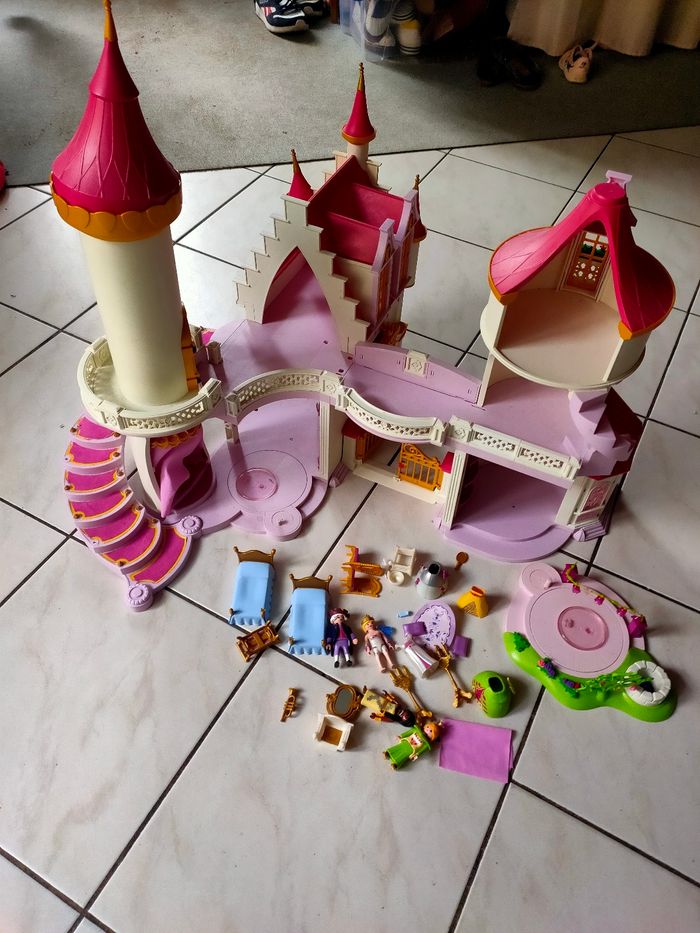 Château de Princesse Playmobil - photo numéro 2