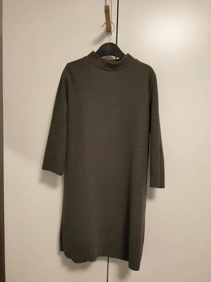 Robe grise coupe droite