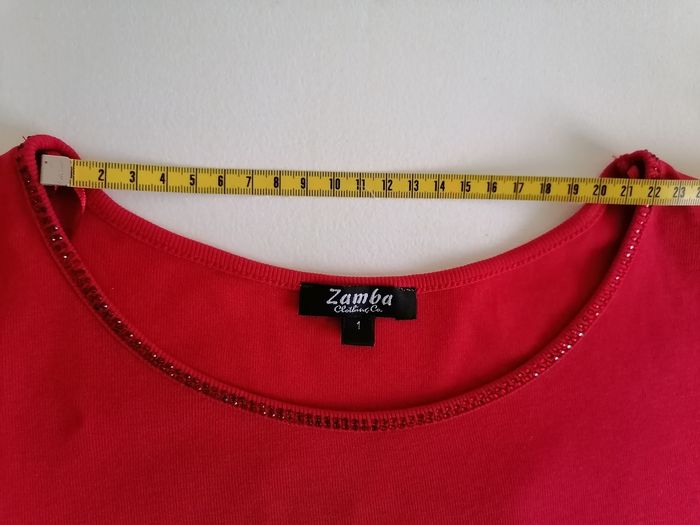 Tee-shirt femme rouge avec  strass rouge - photo numéro 9