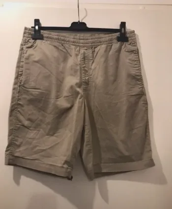 Shorts bermuda homme uni olo poche sur les côtés et derrière beige taille L