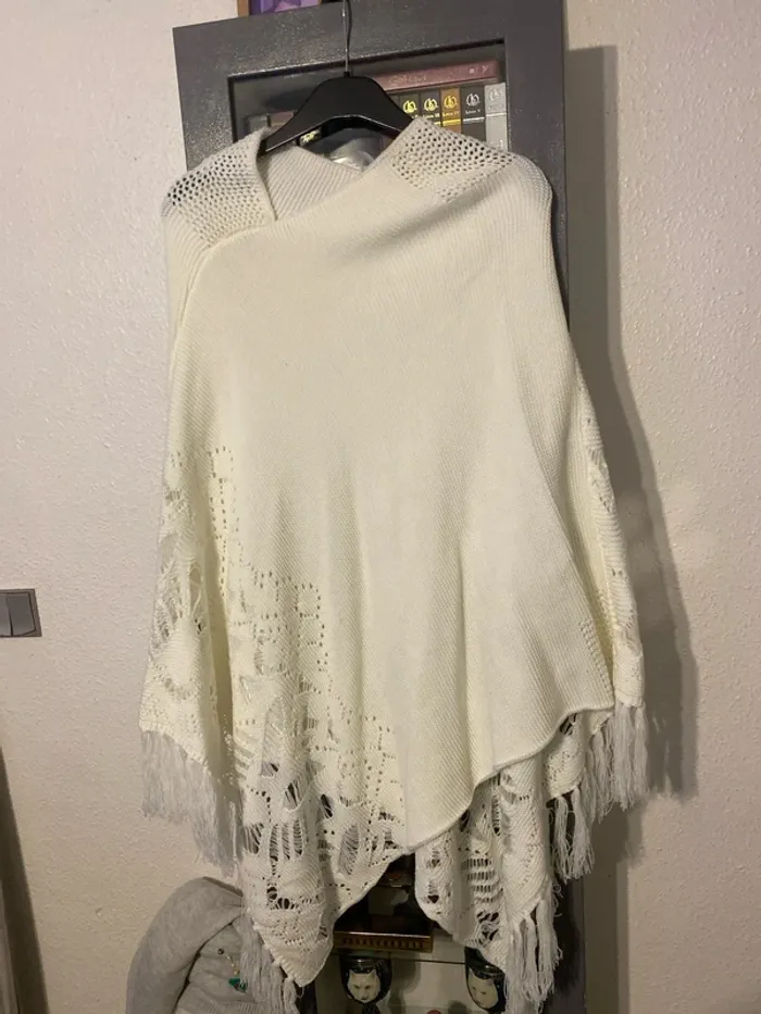 superbe  cape blanche 3xl SHEIN neuve
