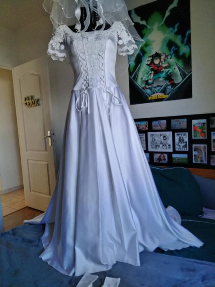 Robe de mariée chic et sophistiquée complicité la fête TBE avec accessoires - photo numéro 4