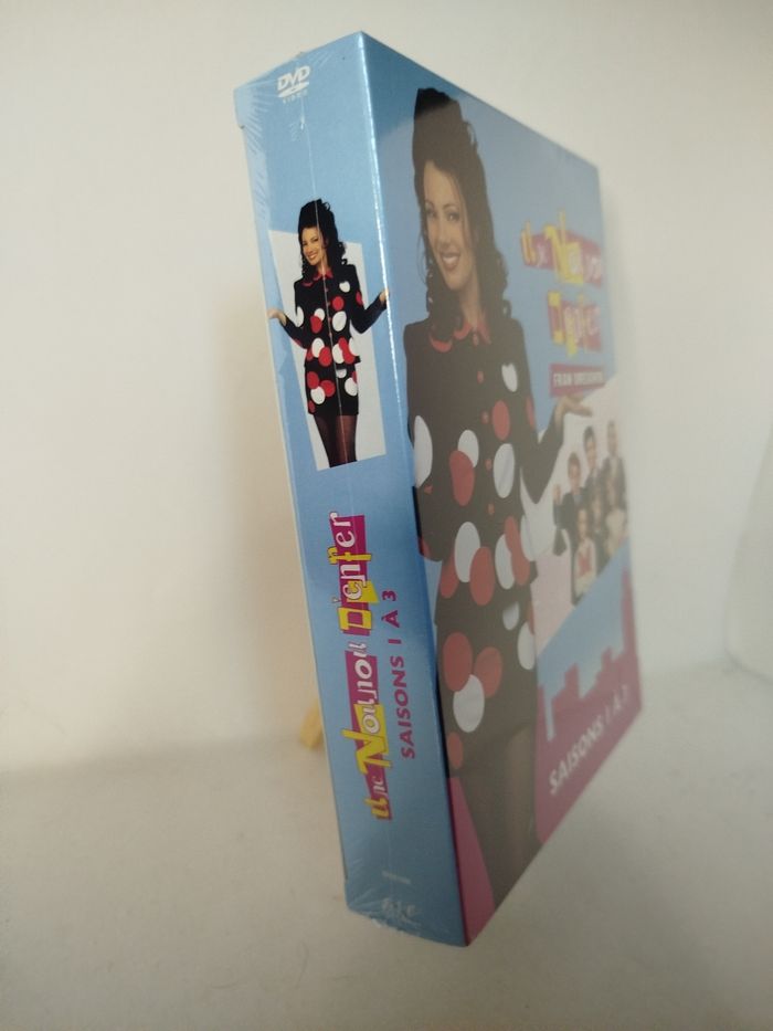 Une nounou d'enfer - Intégrale saison 1 à 3 - DVD (sous blister) - photo numéro 3