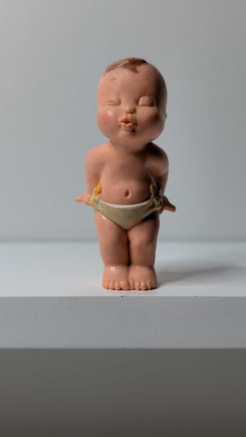 [Magic Diaper] Figurine babies debout fait un bisou