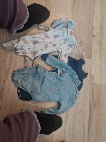 Lot body 6 mois
