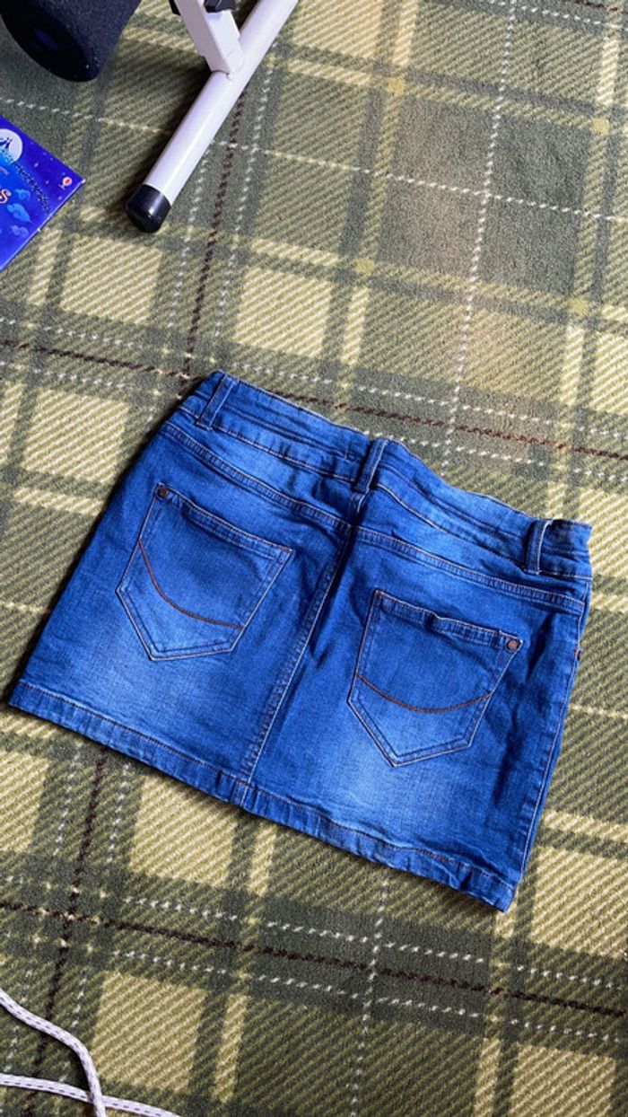 Jolie mini jupe taille 36/38 - photo numéro 2