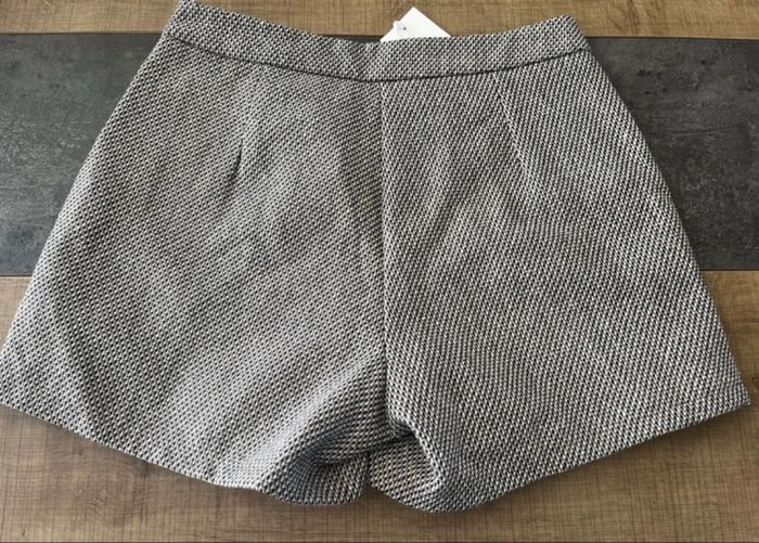 Jupe short neuve - photo numéro 5