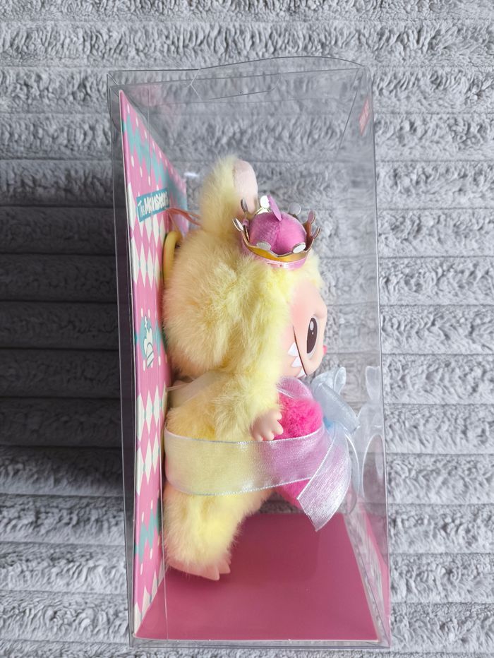 PopMart Labubu The Monsters Let's Checkmate Series – Vinyl Plush Reine - photo numéro 4