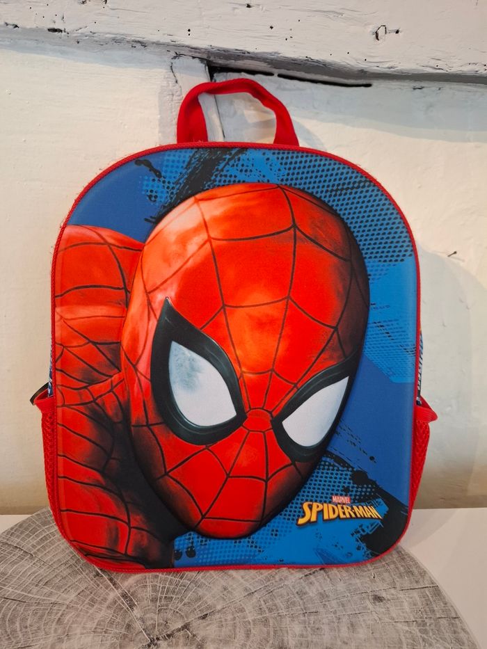 Cartable, trousse et pochette Spider-Man - photo numéro 2