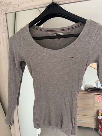 Manche longue Tommy Jeans gris