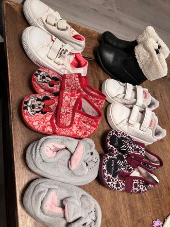 Lot chaussures +chaussons 23