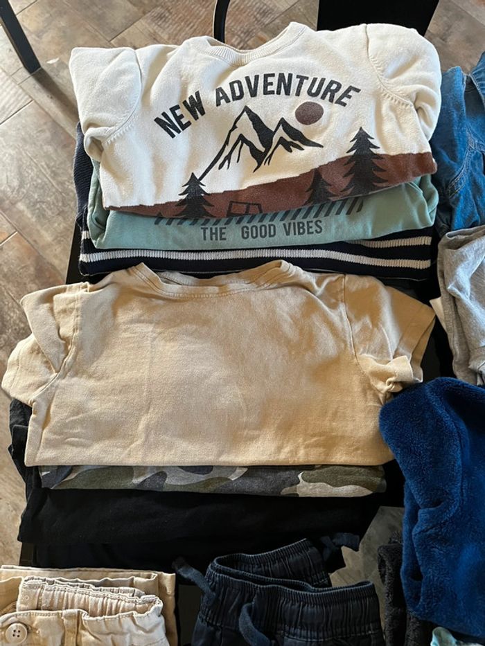 Gros lot vêtements 6 ans - photo numéro 2