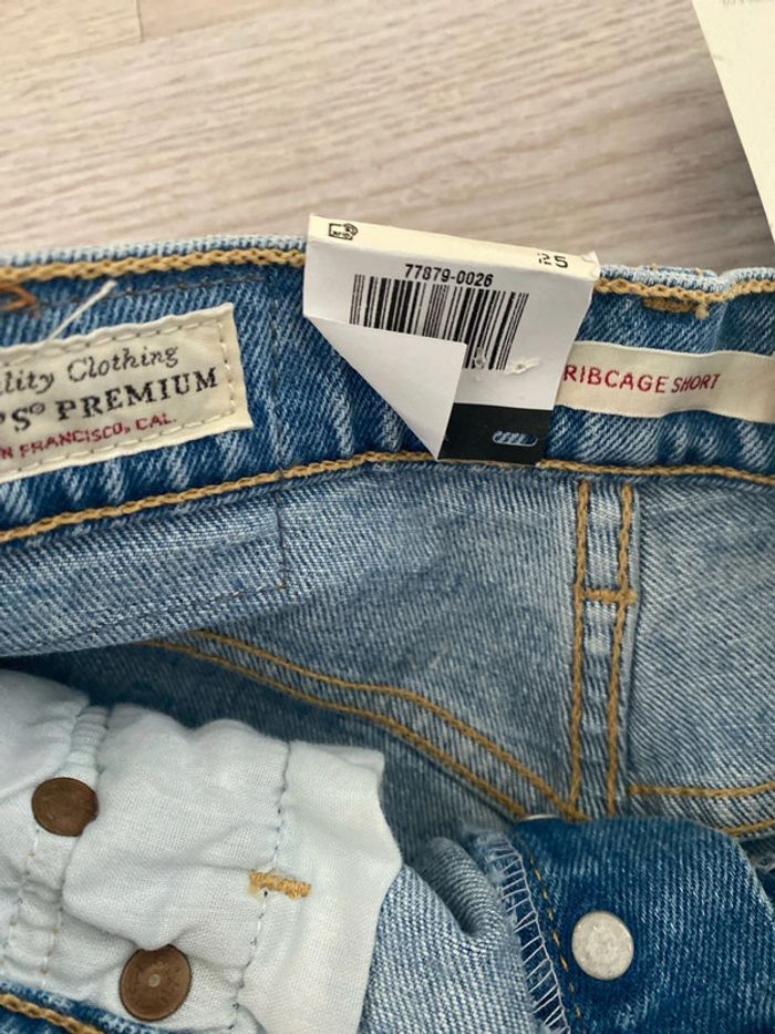 Short en jean, marque Levis, taille 25 xXS 34 - photo numéro 3