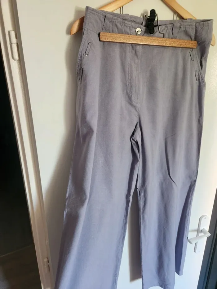 Magnifique pantalon été lin couleur parme taille 40 un jour ailleurs