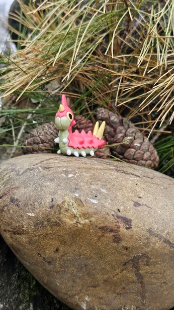 Super figurine Pokemon Nintendo chenipotte