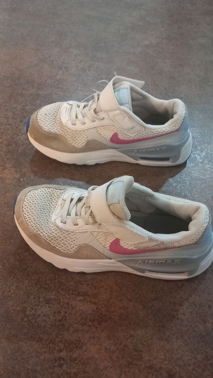 Baskets nike taille 33 - photo numéro 3