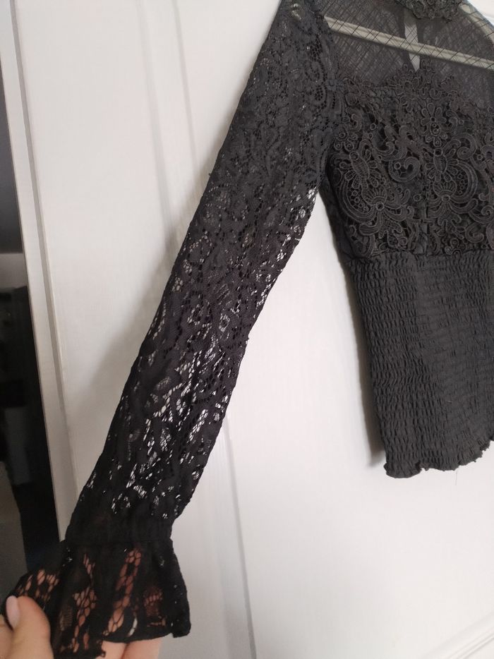 Haut blouse à dentelle noir taille M - photo numéro 3