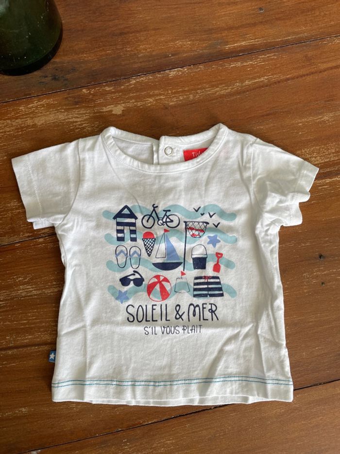 T-shirt manches courtes blanc avec motifs soleil et vacances Tissaia 6 mois