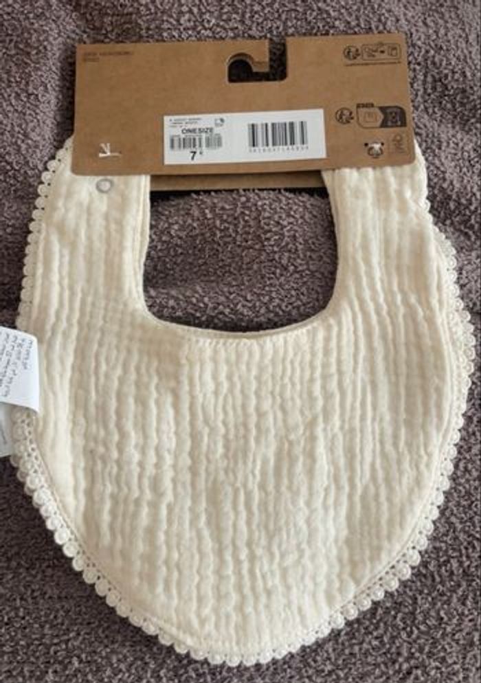 Lot de deux bavoirs neuf - photo numéro 3