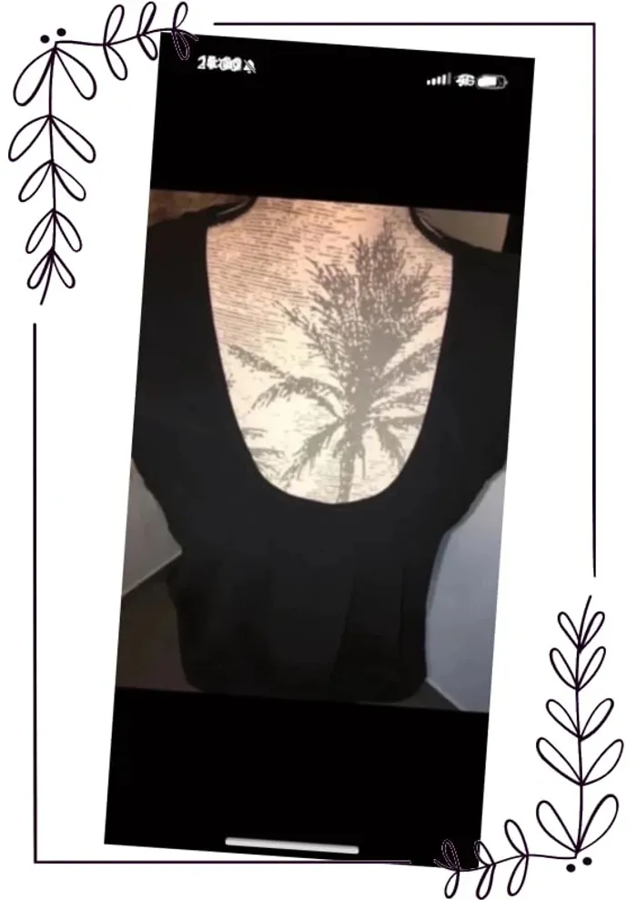Robe chic noire avec sequin dorée - photo numéro 4
