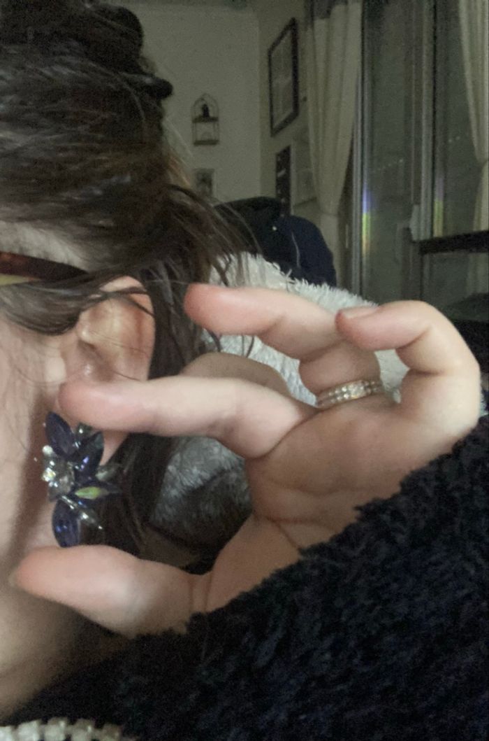 Boucles d’oreilles NEUVES pour femme forme pétales de fleurs couleur bleu foncé - photo numéro 2