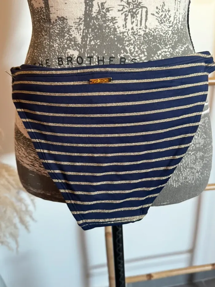Bikini bleu marine rayé doré - photo numéro 7