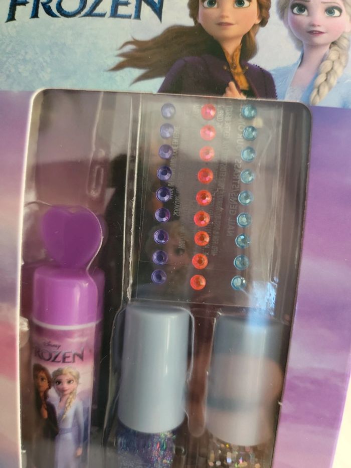 Set vernis beaume à lèvres reine des neiges - photo numéro 3