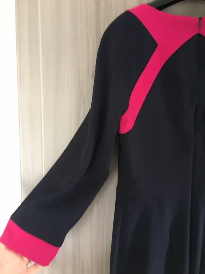 Robe fourreau Armani bleue et fushia - photo numéro 6