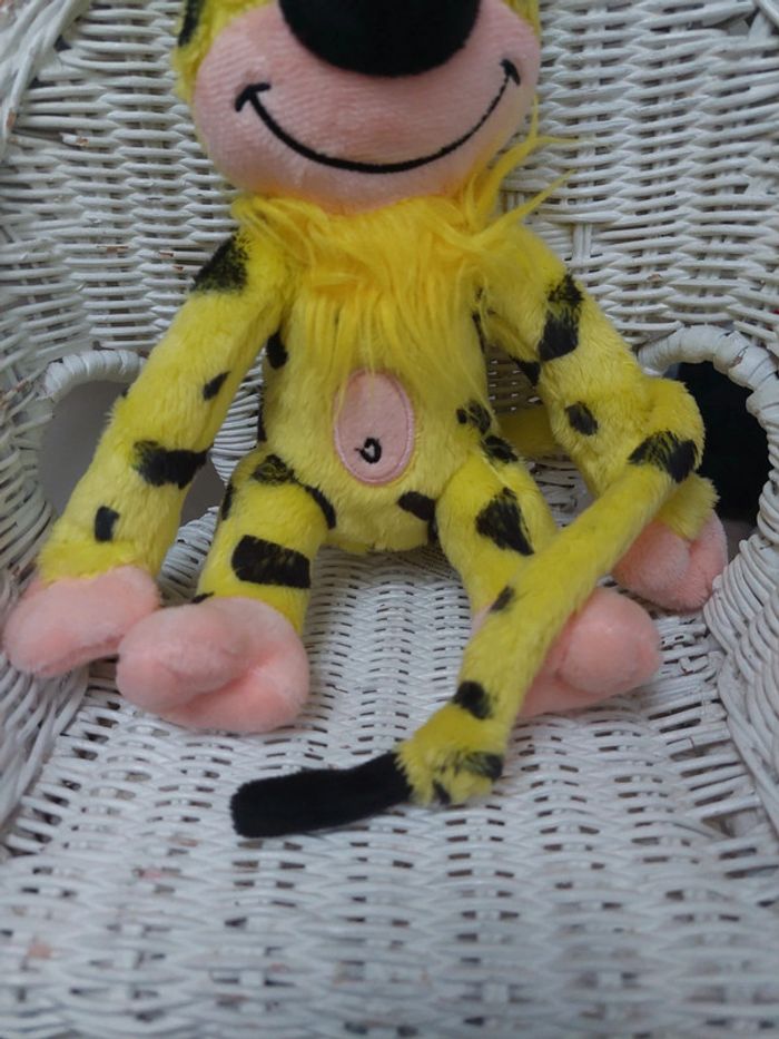 Parc spirou - peluche marsupilami - photo numéro 2