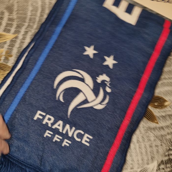 écharpe ÉQUIPE DE FRANCE 2 ÉTOILES 🎄 neuf 🎄 idée kdo NOËL 🎄 - photo numéro 2